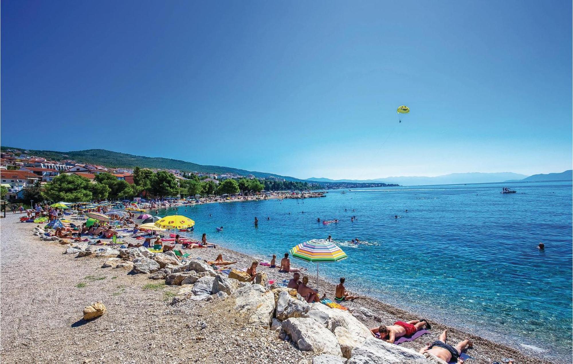 Beautiful Apartment In Crikvenica With Jacuzzi Kültér fotó